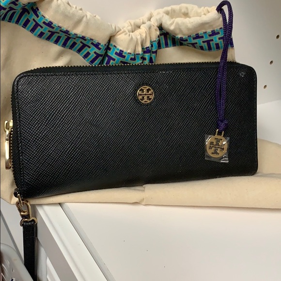 Tory Burch black wristlet - Picture 2 of 2